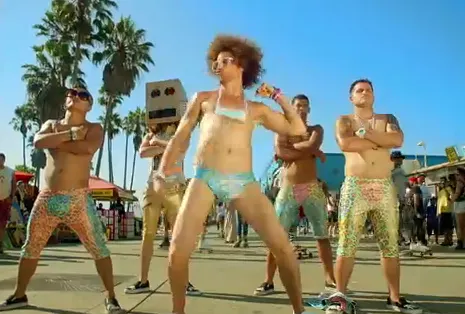 A la lluvia y al mal tiempo!! Subidón! LMFAO – Sexy and I Know It