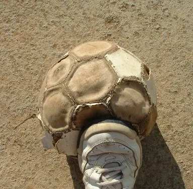 LAS AUTÉNTICAS 20 REGLAS DEL FÚTBOL CALLEJERO