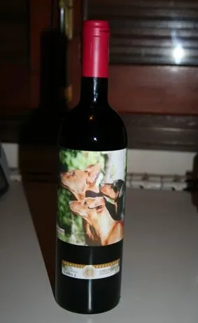 Pinscher Wine, Made in Spain